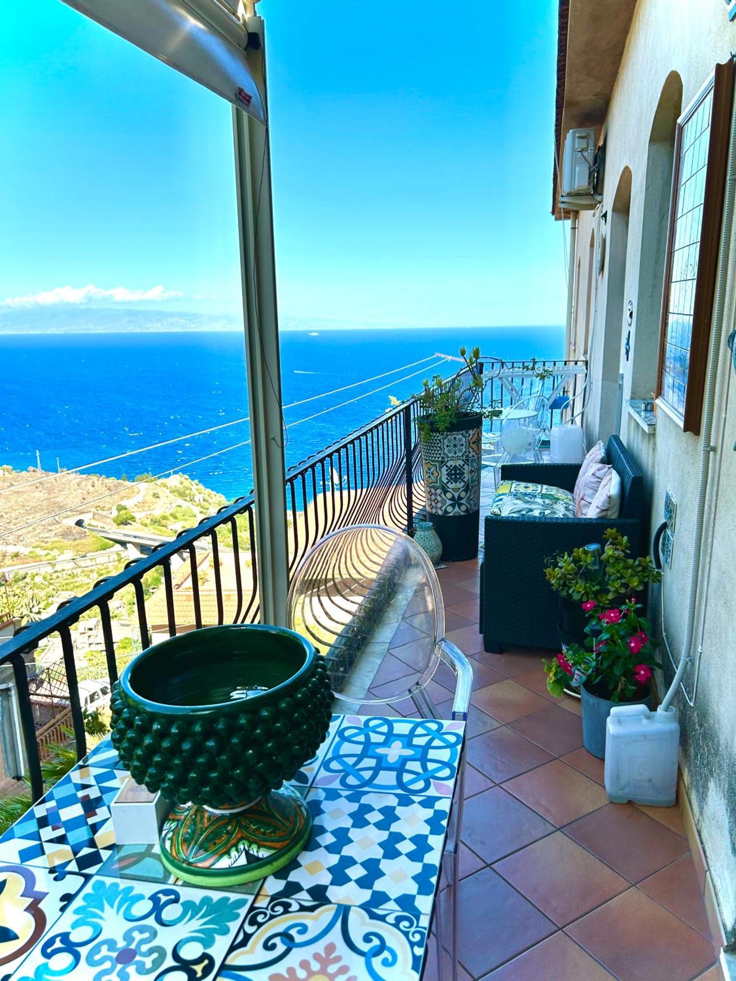 Sun Sky Sea Suite Таорміна Екстер'єр фото